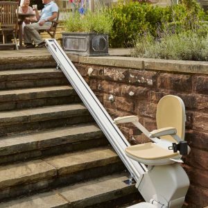 aidem-elevateurs-monte-escaliers-droit-acorn-04